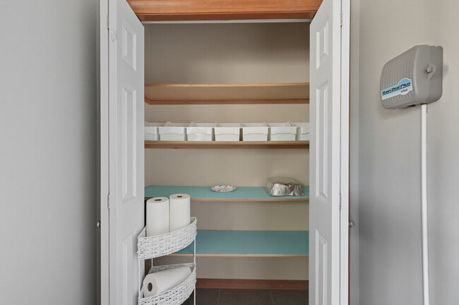 Building Photo - 355 Cindy Rd