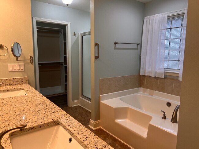 Building Photo - 2034 Tammany Ct