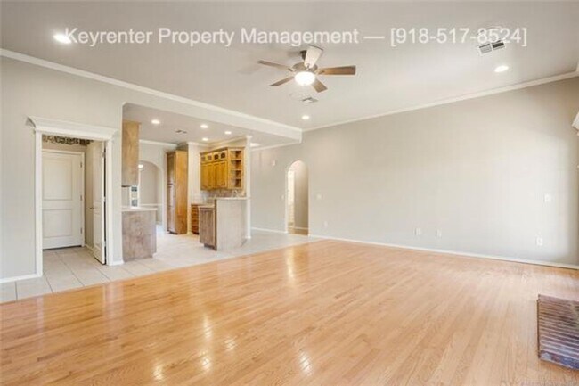 Building Photo - 3 Bed | 2 Bath | Jenks