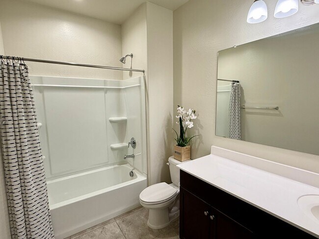 Building Photo - Large Newer-Built 4 Bedroom 2 Bathroom 3 Car Garage Home in Coolidge!