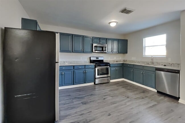 Building Photo - 29415 Legends Stone Dr