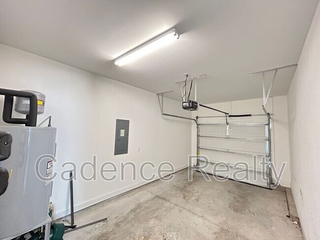 Building Photo - 1543 Grey Cliff Run