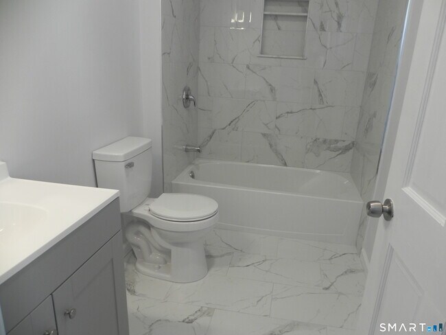 Building Photo - 10 Hawkins Ave