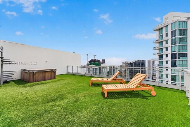 Building Photo - 90 SW 3rd St