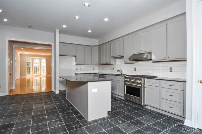 Building Photo - 20 Brighton Way