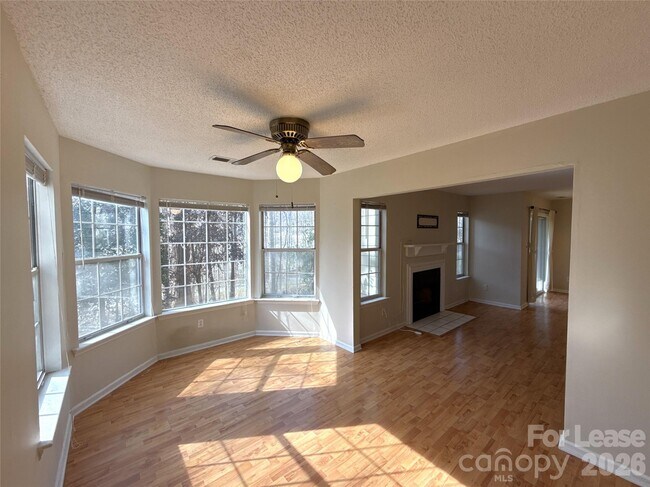 Building Photo - 6500 Clavell Ln