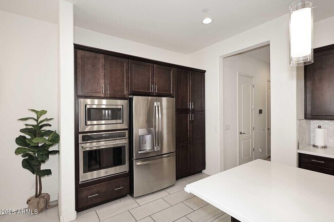 Building Photo - 7320 E Vista Bonita Dr