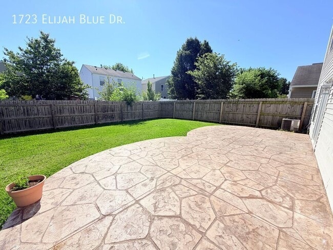 Building Photo - 1723 Elijah Blue Dr