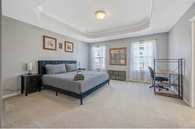 Building Photo - 337 Roche Dr