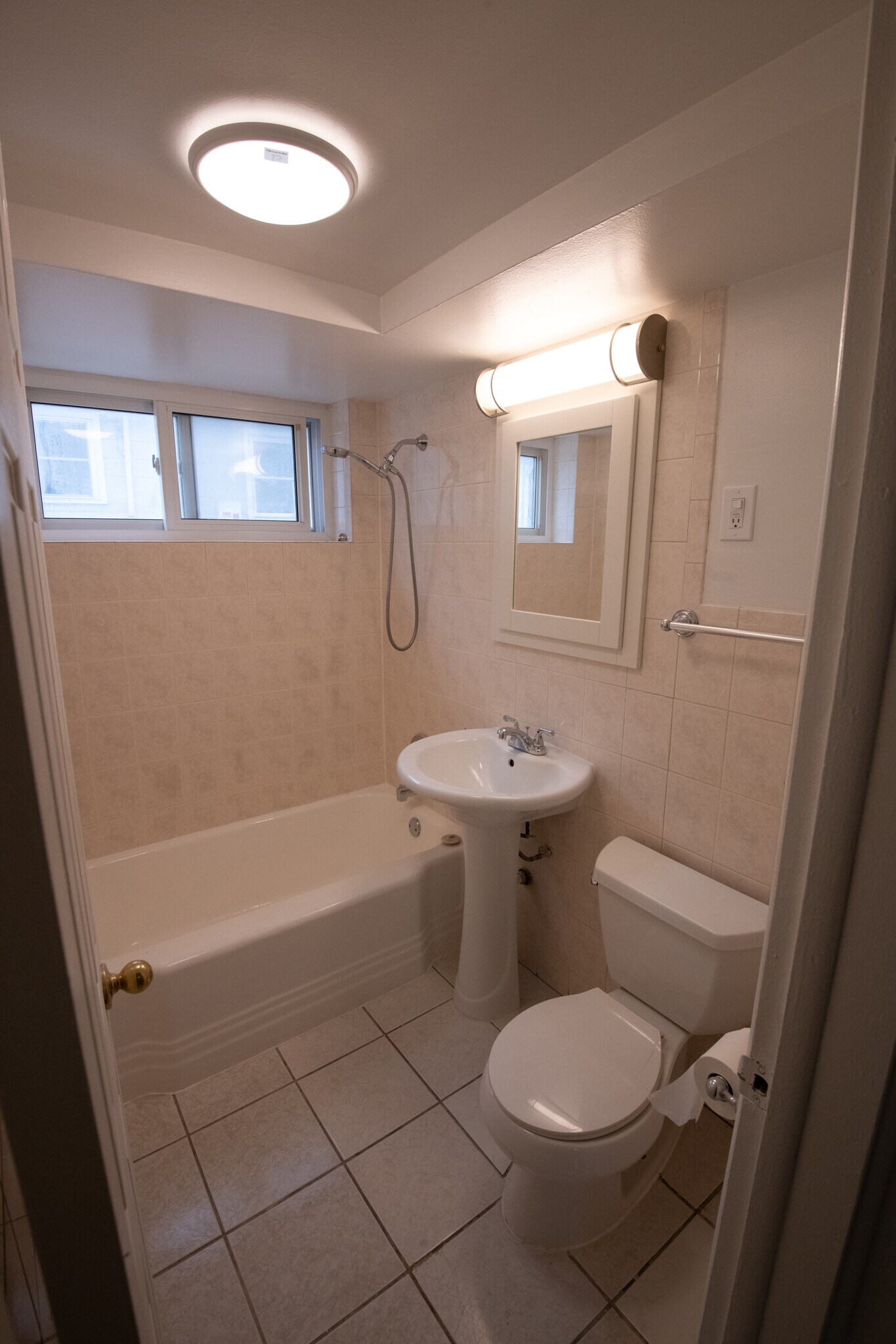 Building Photo - 40 Harrison St