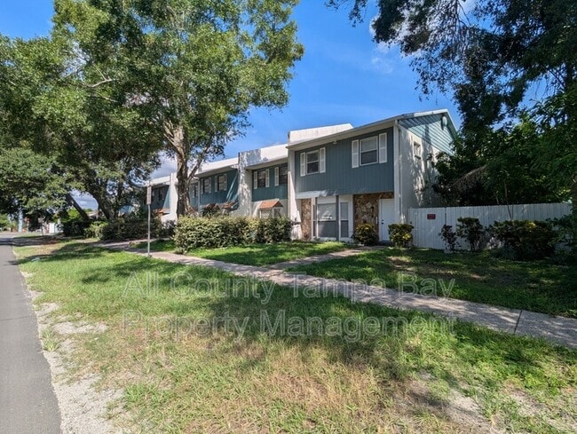 Building Photo - 3417 W Kirby St