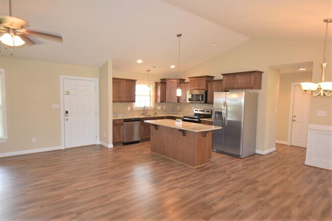 Building Photo - 55 Imperial Dr