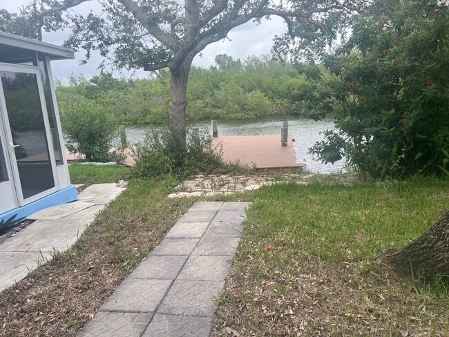 Building Photo - 922 Jackson Way