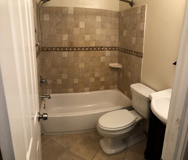 Building Photo - 6644 Hillandale Rd