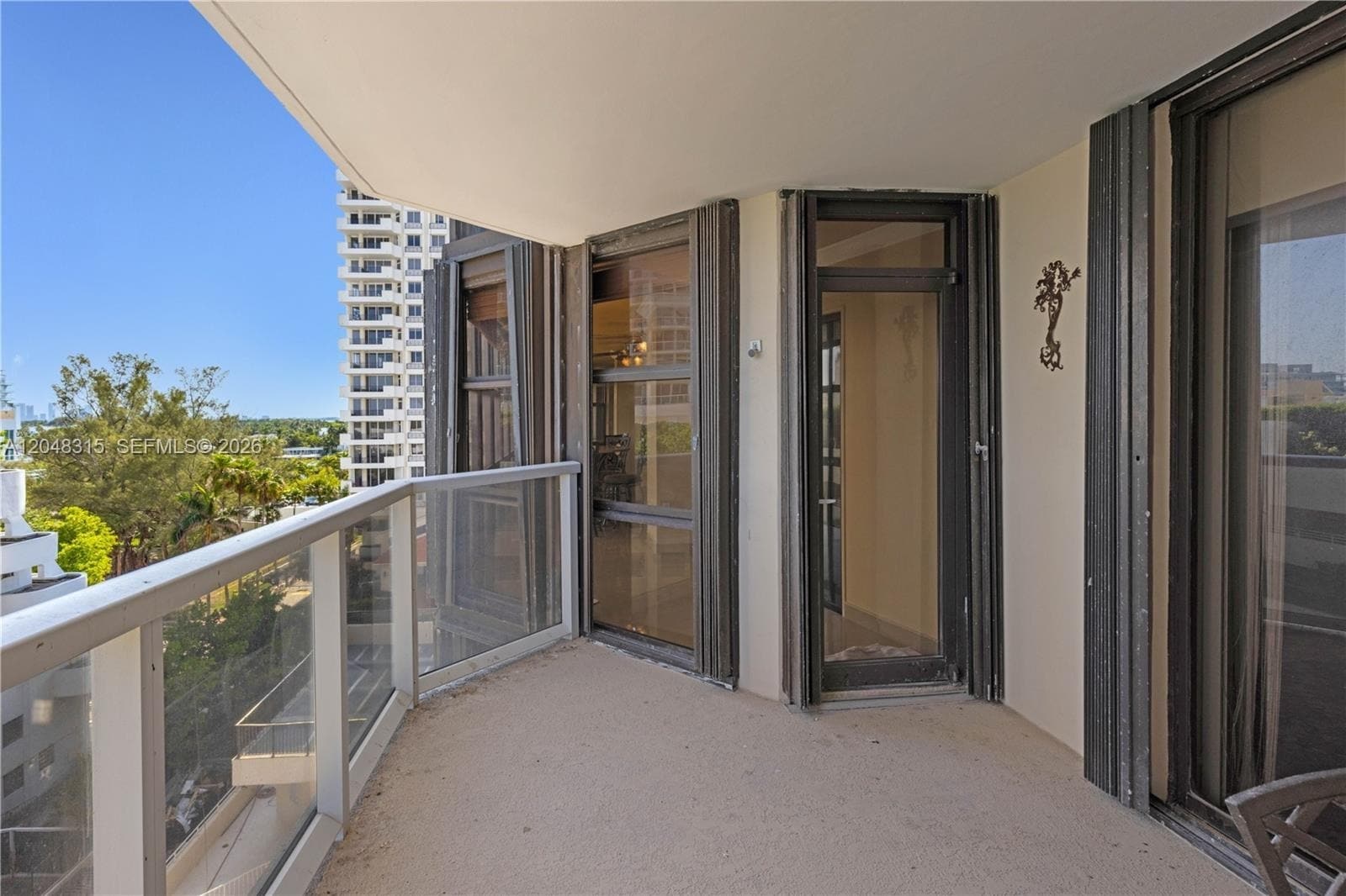 Building Photo - 6423 Collins Ave