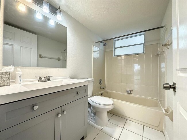 Building Photo - 2717 N Poinciana Blvd