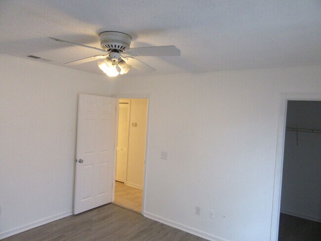 Building Photo - 5111 Flint Ave