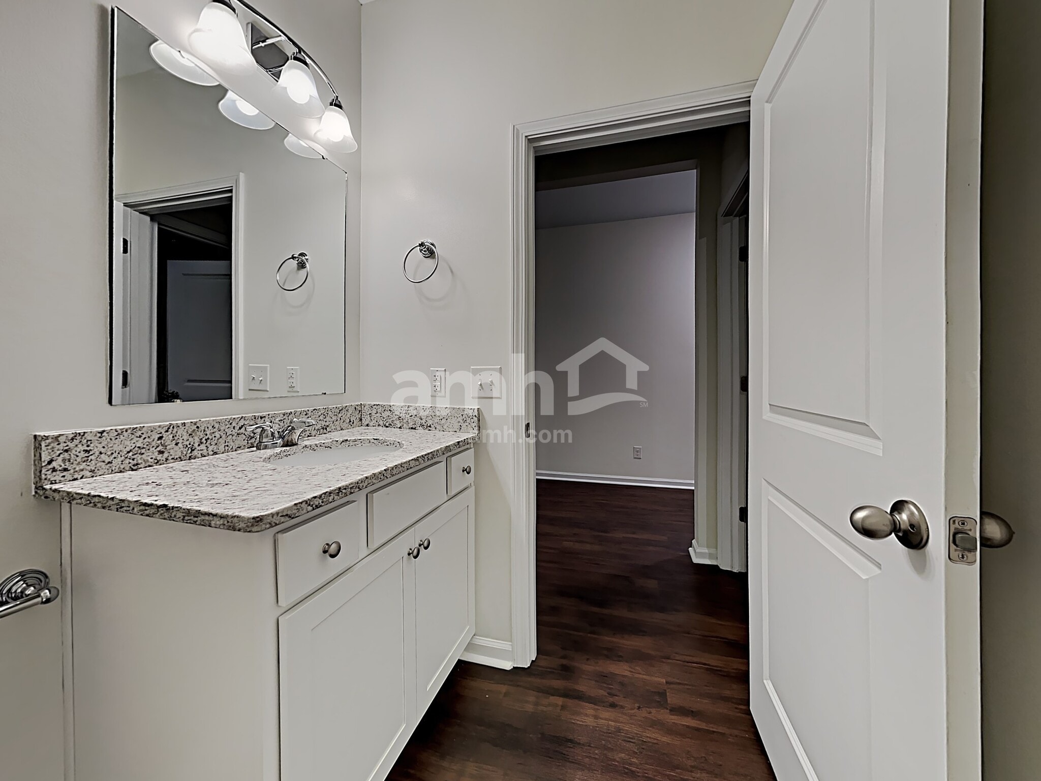 Building Photo - 275 Hogan Dr