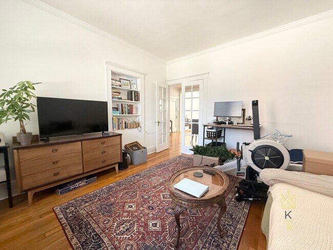 Building Photo - 44 Longwood Ave