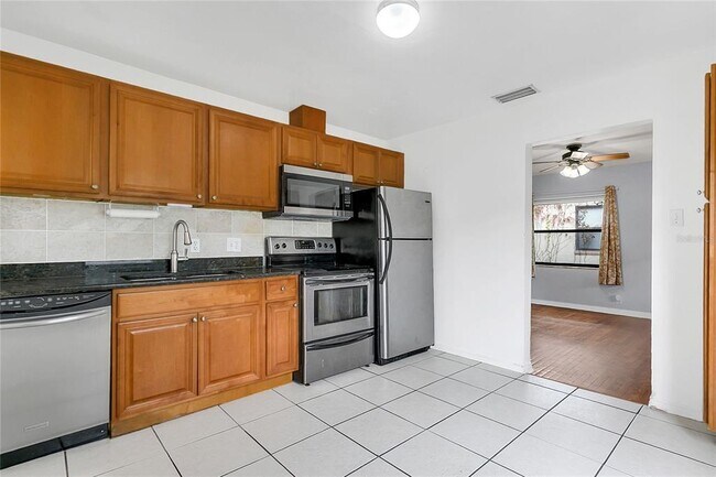 Building Photo - 1700 Ferris Ave