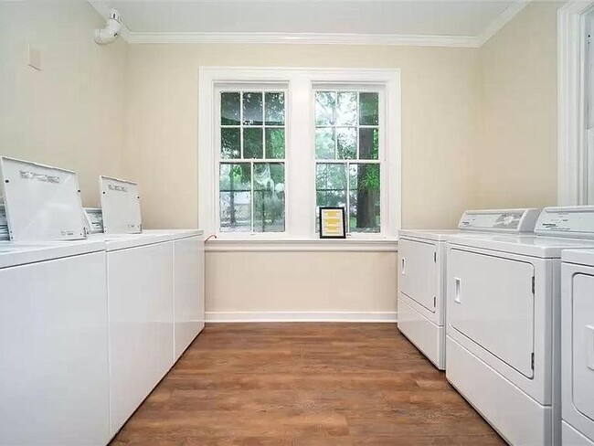 Building Photo - 814 N Congress St