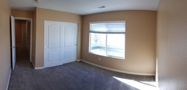 Building Photo - 262 Wellington Dr