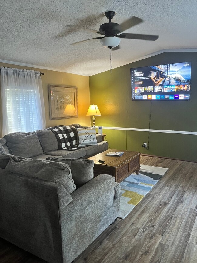 Building Photo - 1097 Elm Run