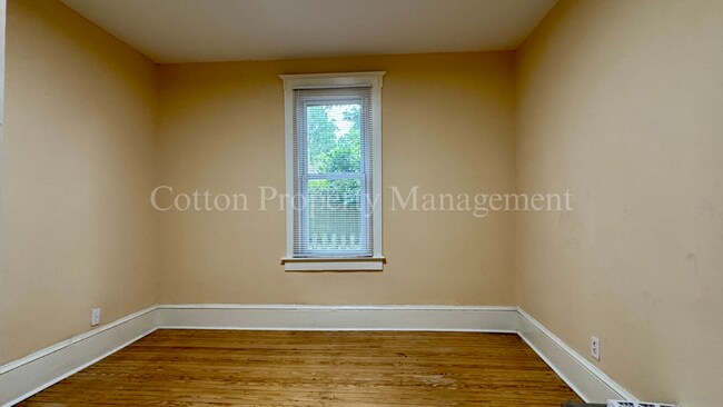 Building Photo - 315 S 15th St