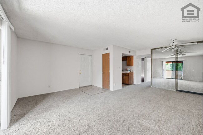 Building Photo - 2Bed/2Bath Second Floor Apartment at McDowell/44th St! Ready For Immediate Move-In! -- SECOND CHA...