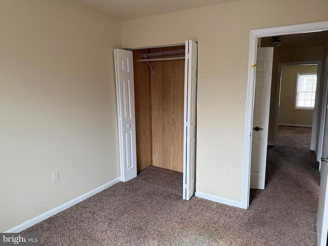 Building Photo - 9 Autumn Hill Way