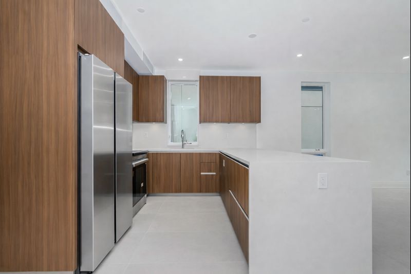 Building Photo - 421 78th St