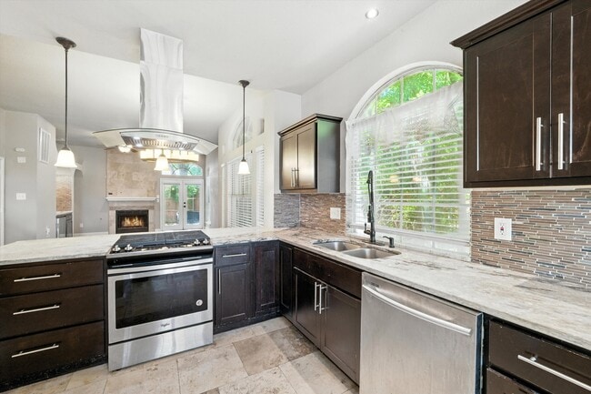 Building Photo - 9128 Cumberland Dr