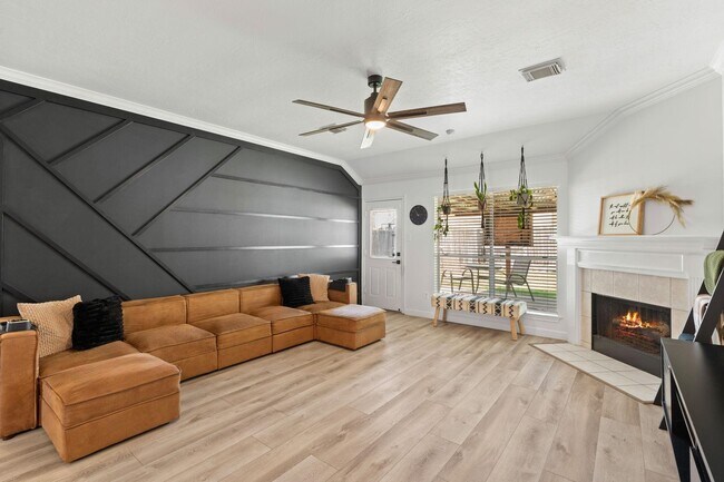 Building Photo - 14526 Chestnut Falls Dr