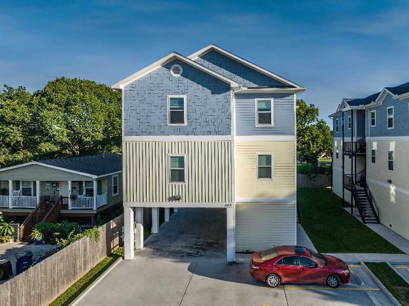 Building Photo - 144 W 5th St