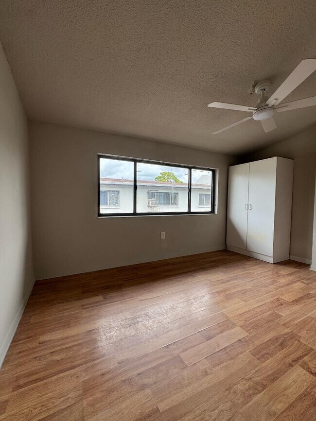 Building Photo - 1260 E 113th Ave