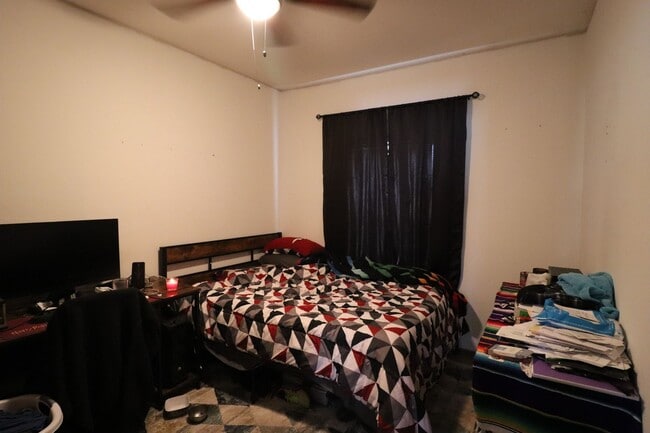 Building Photo - Spacious Town House for Rent