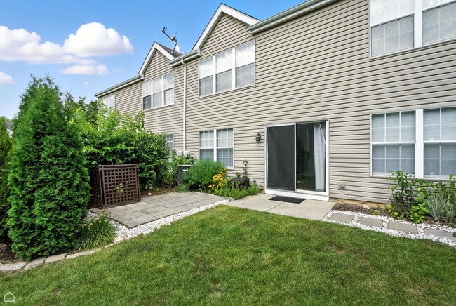 Building Photo - 691 Savannah Ln