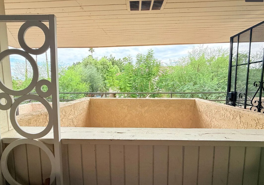 Building Photo - 680 N Ashurst Ct