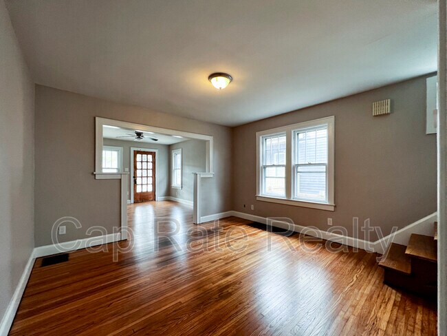 Building Photo - 506 Thurman Ave