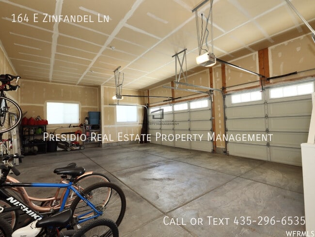 Building Photo - 164 E Zinfandel Ln