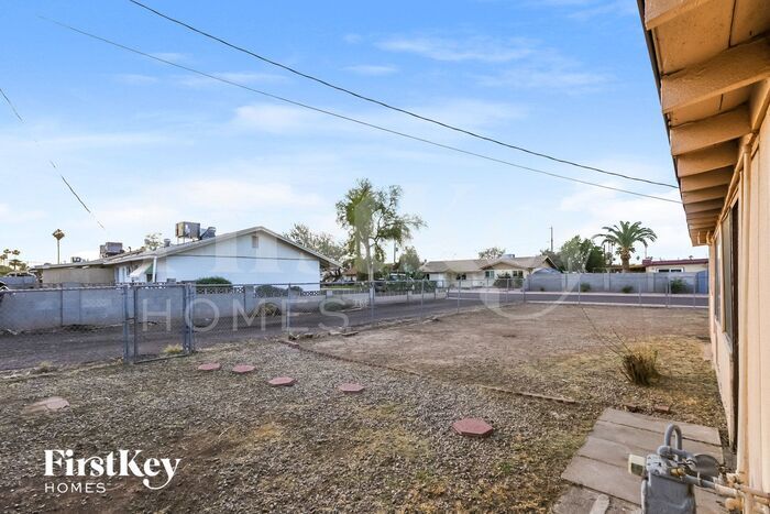 Building Photo - 1321 S Beck Ave