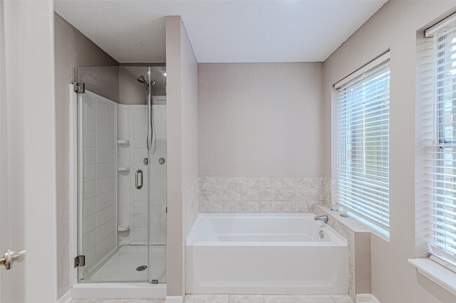 Building Photo - 18506 Creekfield Ct