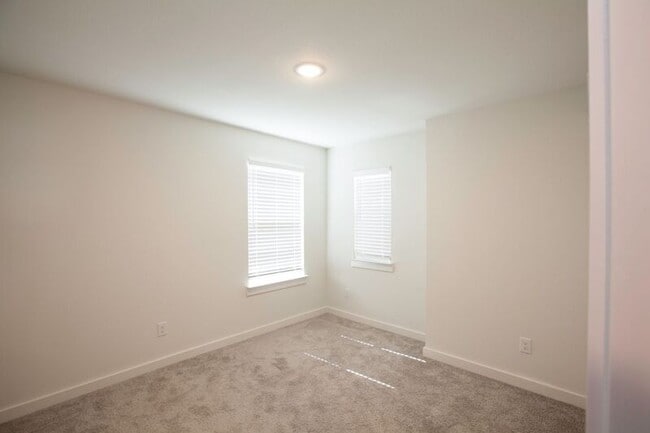 Building Photo - 514 Weller Rd