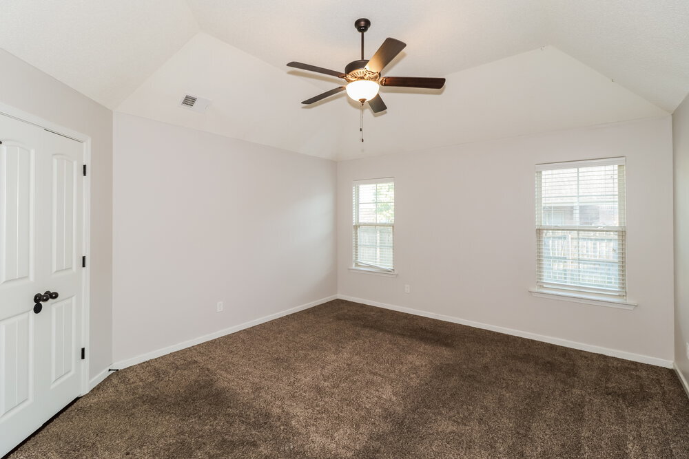 Building Photo - 9455 Darren Cir S