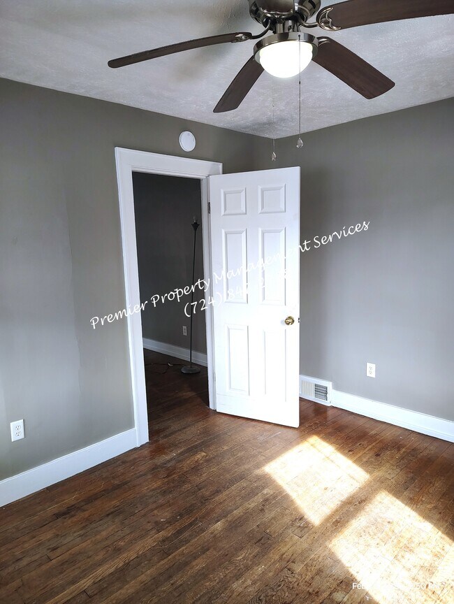 Building Photo - 903 23rd St