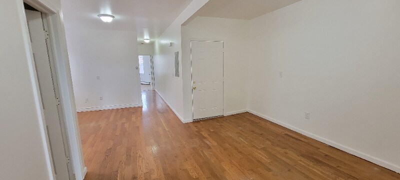 Building Photo - 101-103-103 Shultas Pl