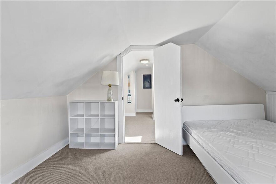 Building Photo - 16 Dean Ave