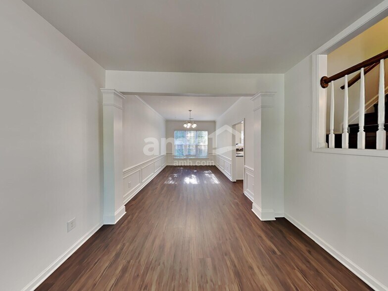 Building Photo - 2264 Monthemer Cove