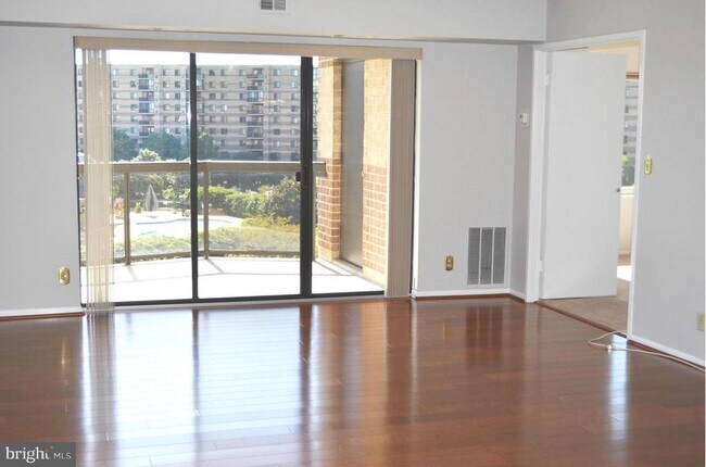 Building Photo - 8380 Greensboro Dr