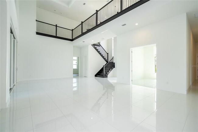 Building Photo - 16044 Pendio Dr